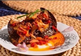 Peppered Snail